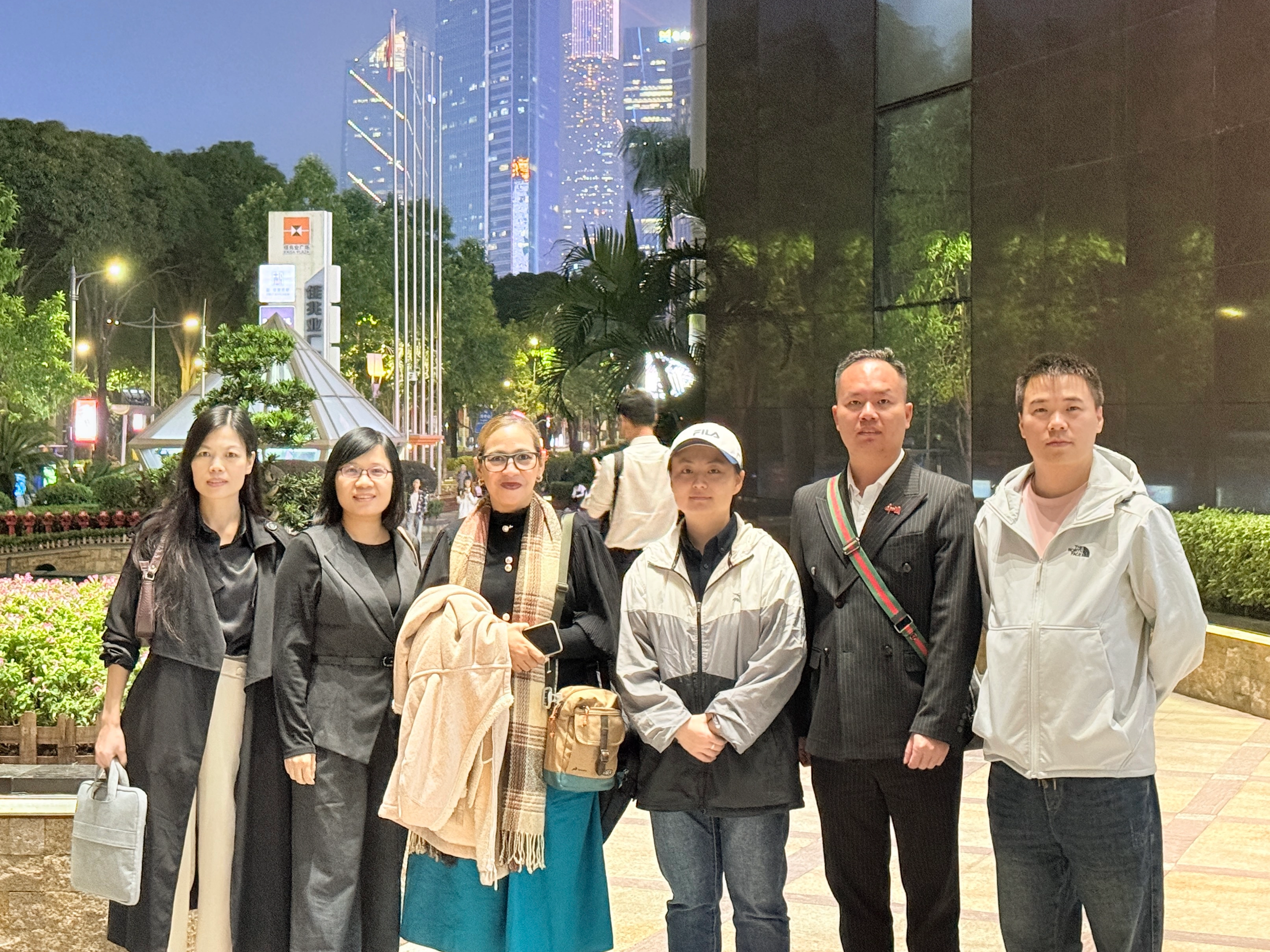 Hony dá as boas-vindas a novos talentos | Novo vigor do Sudeste Asiático se junta a nós, juntos embarcamos em uma nova jornada global